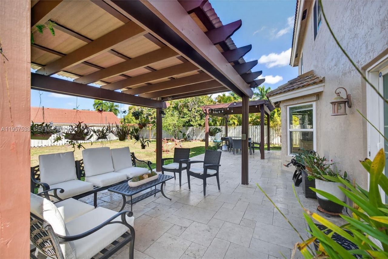 1485 NW 129th Ter , Sunrise, FL 33323 Photo