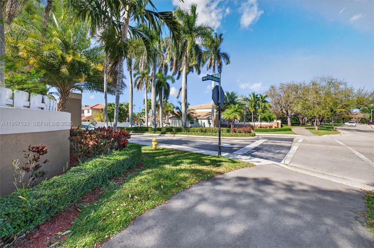 1485 NW 129th Ter , Sunrise, FL 33323 Photo