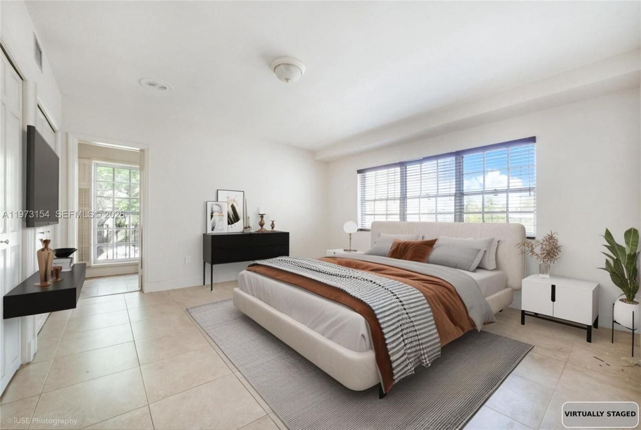 1265 S Alhambra Cir , Unit B, Coral Gables, FL 33146 Photo