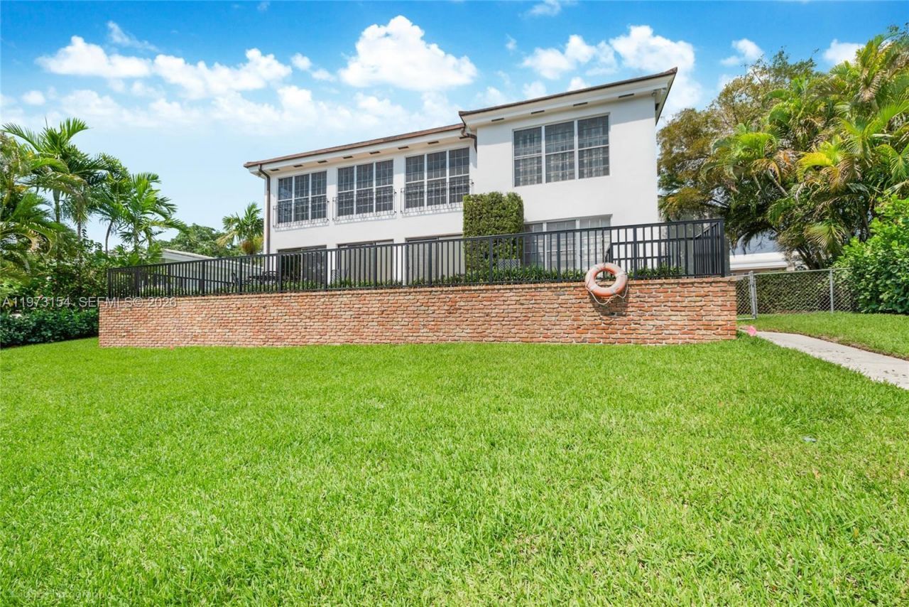 1265 S Alhambra Cir , Unit B, Coral Gables, FL 33146 Photo