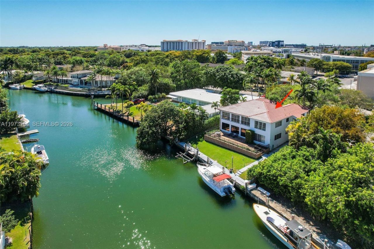 1265 S Alhambra Cir , Unit B, Coral Gables, FL 33146 Photo