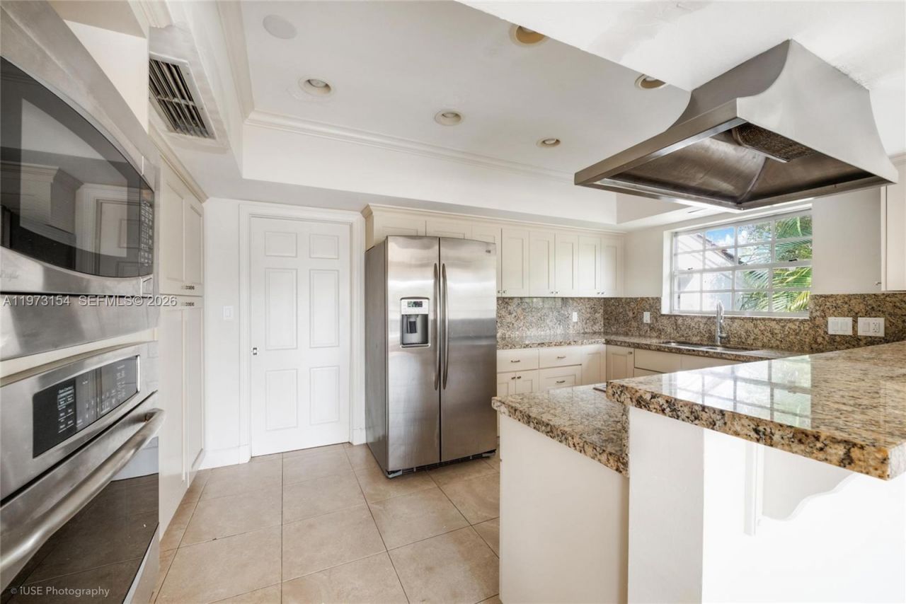 1265 S Alhambra Cir , Unit B, Coral Gables, FL 33146 Photo