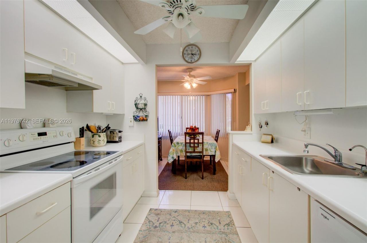 1201 SW 141st Ave, Unit 110J, Pembroke Pines, FL 33027 Photo