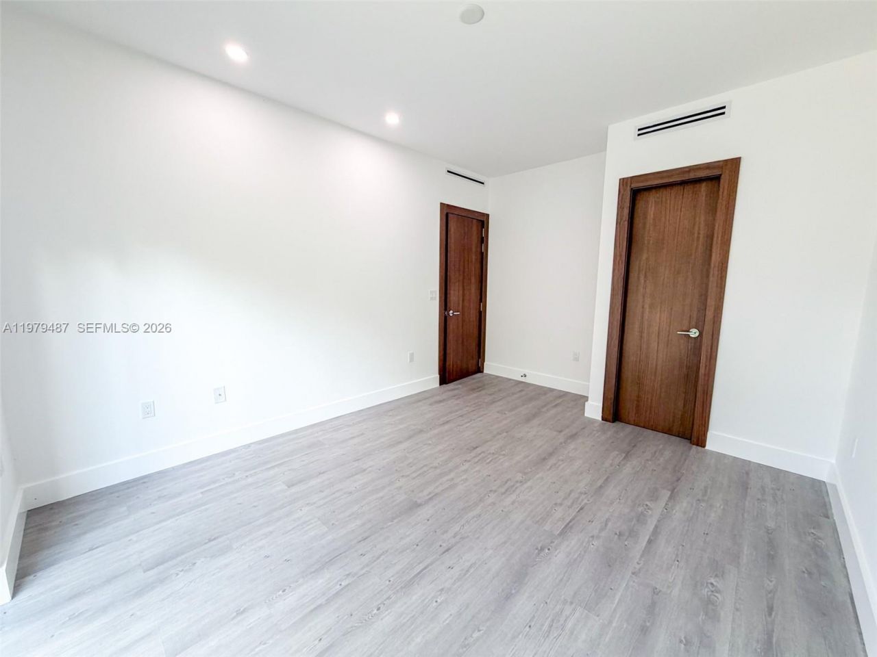 3669 Frow Ave, Miami, FL 33133 Photo