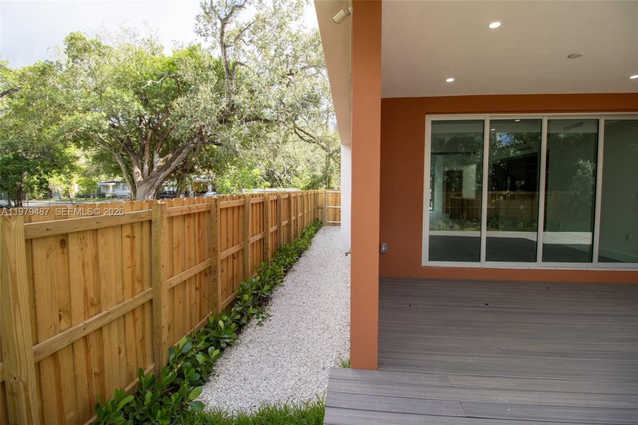 3669 Frow Ave, Miami, FL 33133 Photo