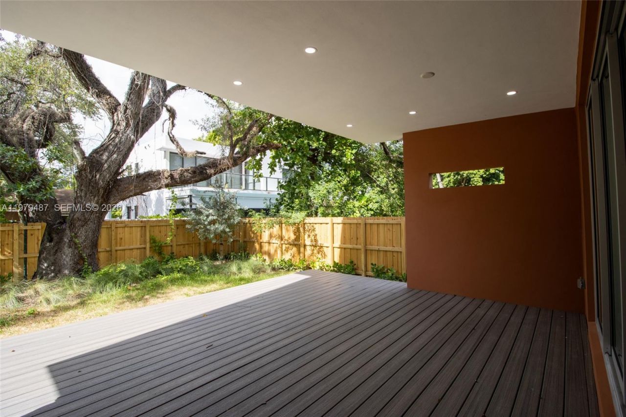 3669 Frow Ave, Miami, FL 33133 Photo