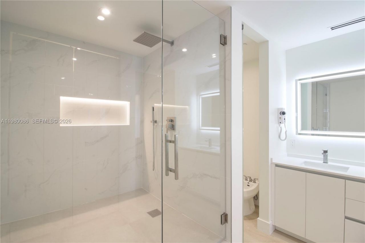 151 Crandon Blvd, Unit 540, Key Biscayne, FL 33149 Photo