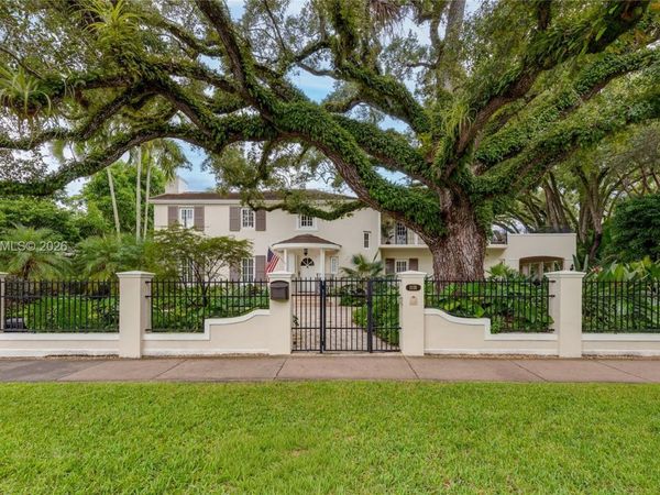 1036 S Greenway Dr , Coral Gables, FL 33134