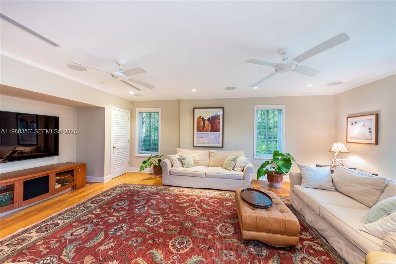 1036 S Greenway Dr , Coral Gables, FL 33134 Photo