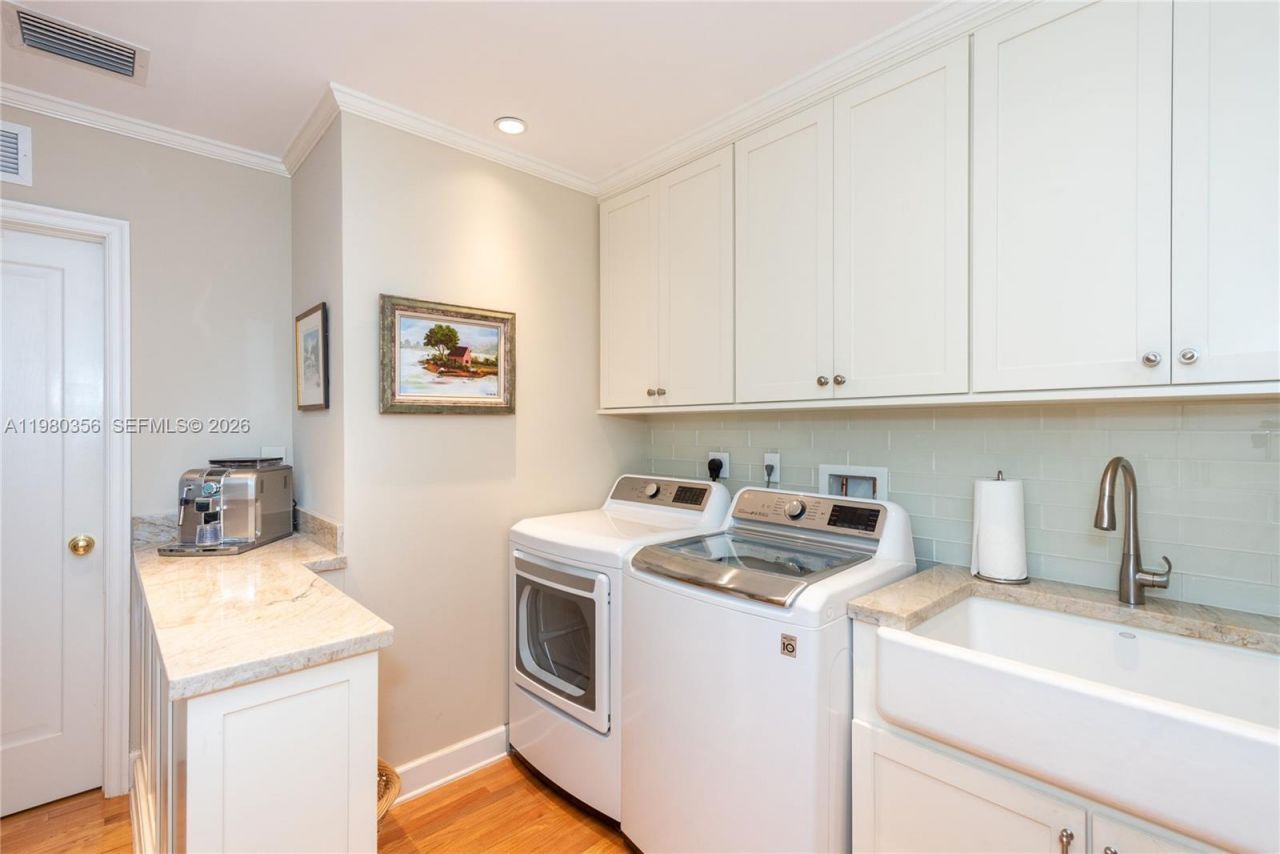 1036 S Greenway Dr , Coral Gables, FL 33134 Photo