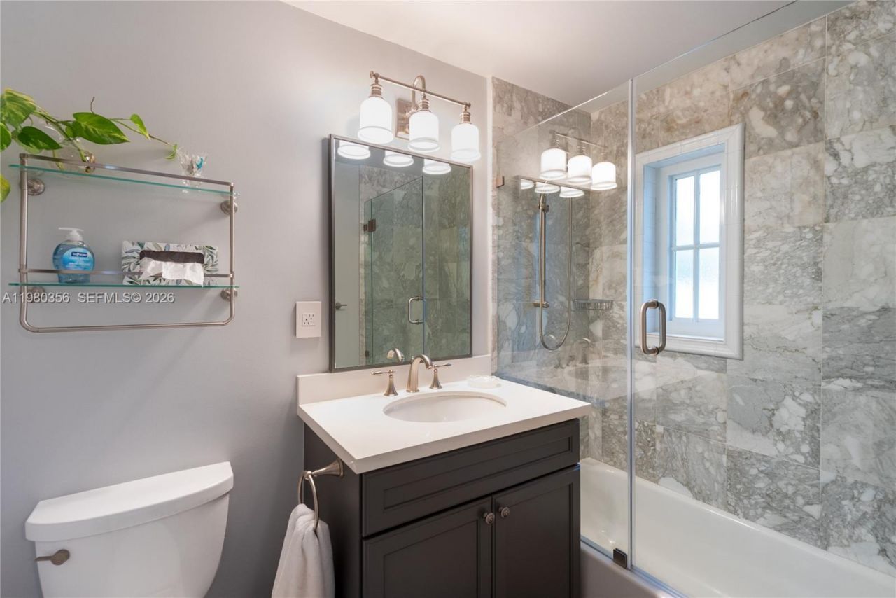 1036 S Greenway Dr , Coral Gables, FL 33134 Photo