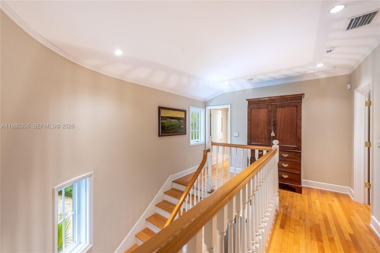 1036 S Greenway Dr , Coral Gables, FL 33134 Photo