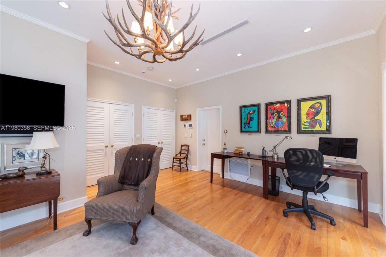 1036 S Greenway Dr , Coral Gables, FL 33134 Photo