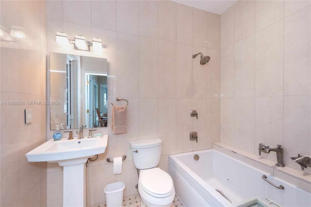 1036 S Greenway Dr , Coral Gables, FL 33134 Photo