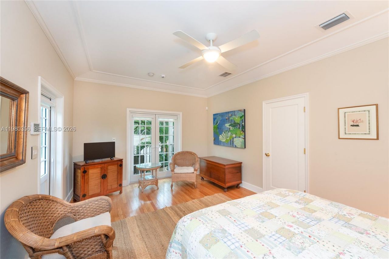 1036 S Greenway Dr , Coral Gables, FL 33134 Photo