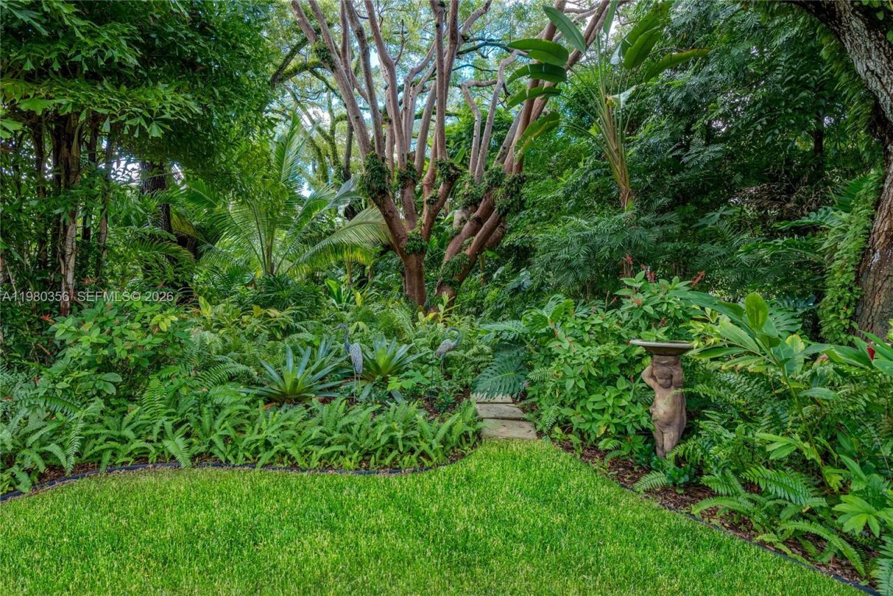 1036 S Greenway Dr , Coral Gables, FL 33134 Photo