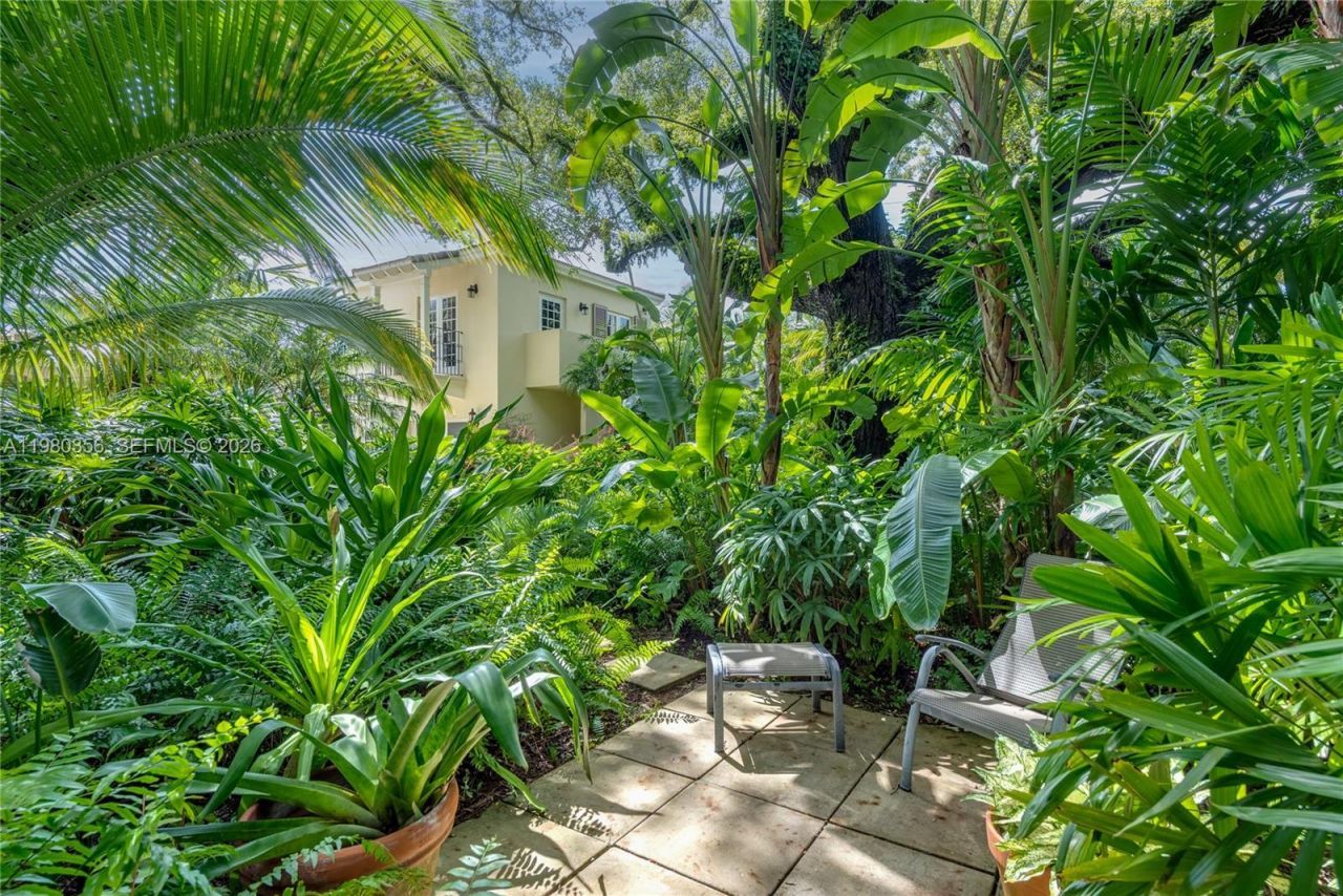 1036 S Greenway Dr , Coral Gables, FL 33134 Photo