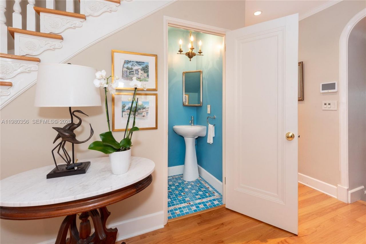 1036 S Greenway Dr , Coral Gables, FL 33134 Photo