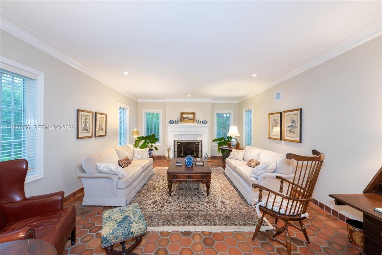 1036 S Greenway Dr , Coral Gables, FL 33134 Photo