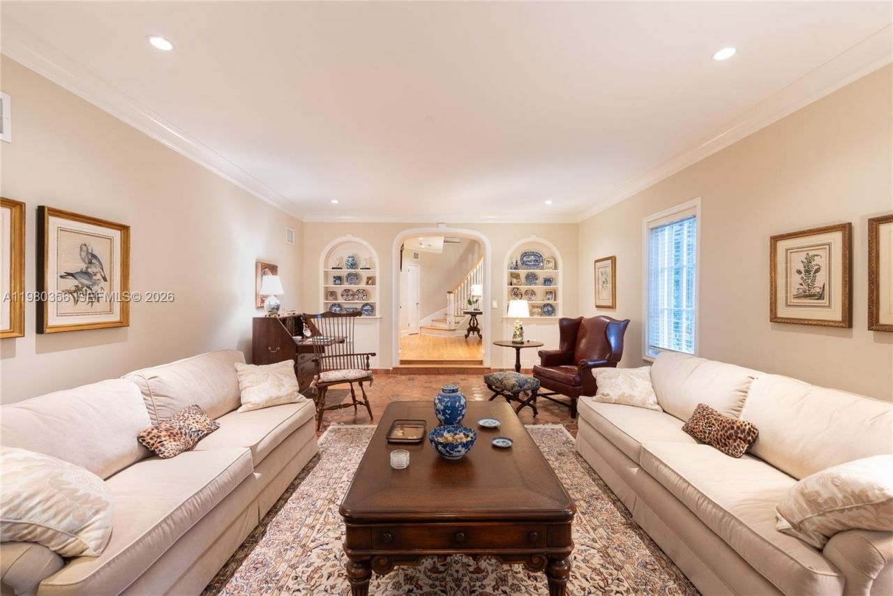 1036 S Greenway Dr , Coral Gables, FL 33134 Photo