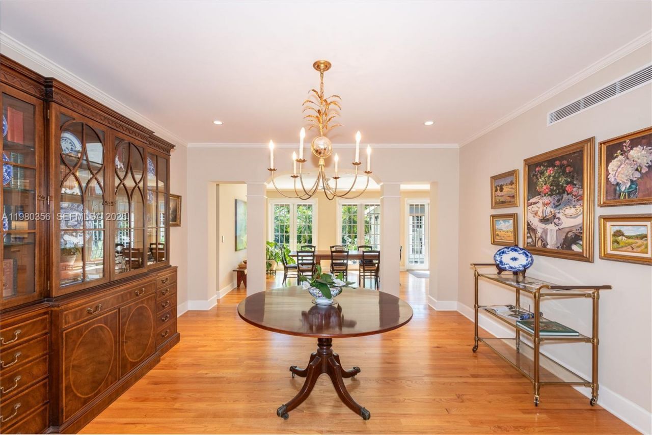 1036 S Greenway Dr , Coral Gables, FL 33134 Photo