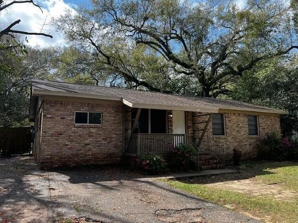 5323 Forest Park Drive, Mobile, AL 36618