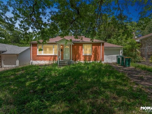 8135 Bloom Drive , St Louis, MO 63114