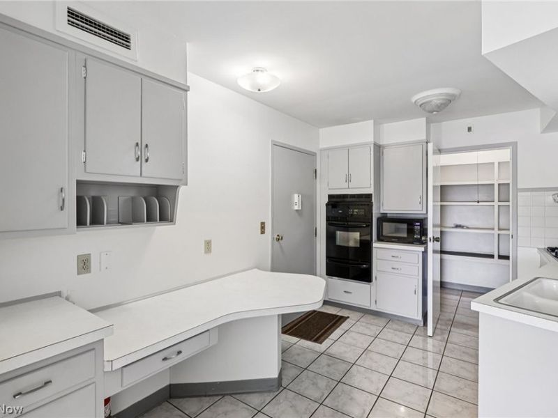 275 N Portage Path, Unit 7g, Akron, OH 44303 Photo 10