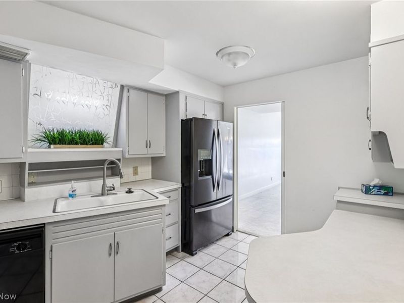 275 N Portage Path, Unit 7g, Akron, OH 44303 Photo 12