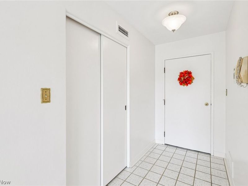 275 N Portage Path, Unit 7g, Akron, OH 44303 Photo 3