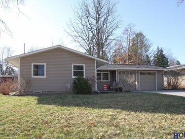 5843 Randolph Street , Lincoln, NE 68510