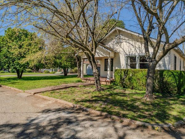 11 Welch Ln, Ione, CA 95640
