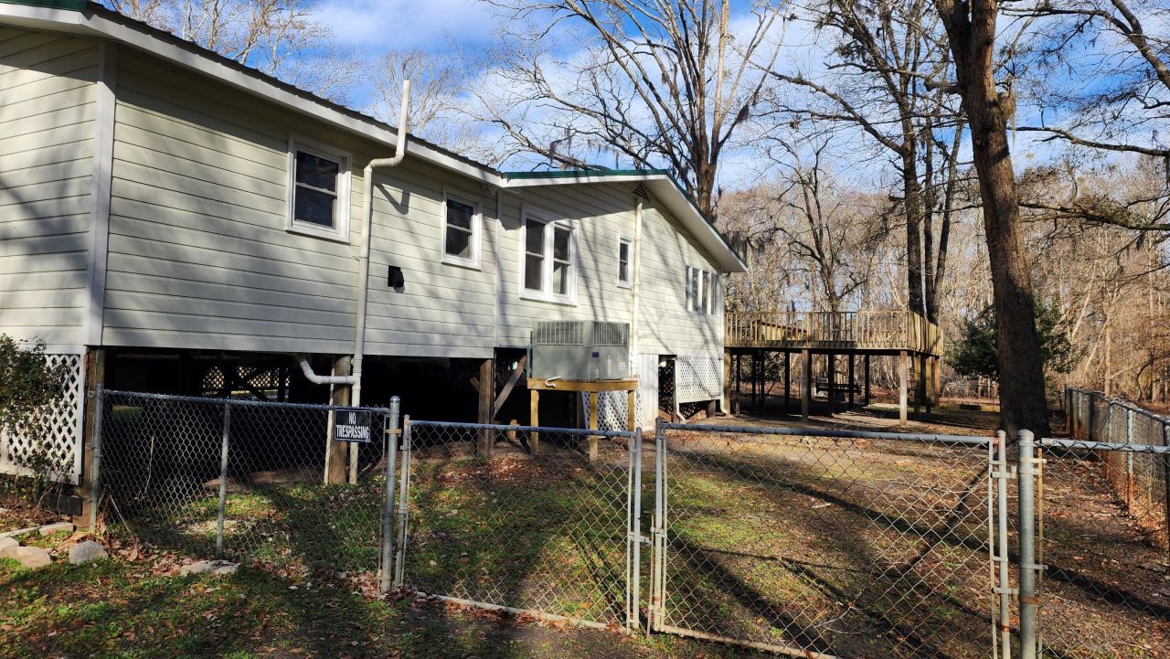 93 Deepwater Avenue Photo 4