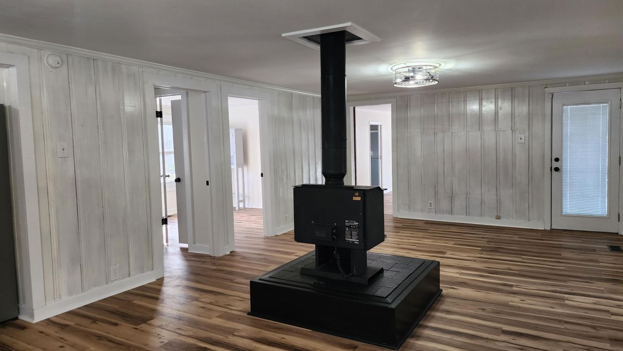 93 Deepwater Avenue Photo 8