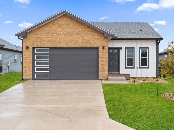 2029 Applewood DR, Lockhart, TX 78644