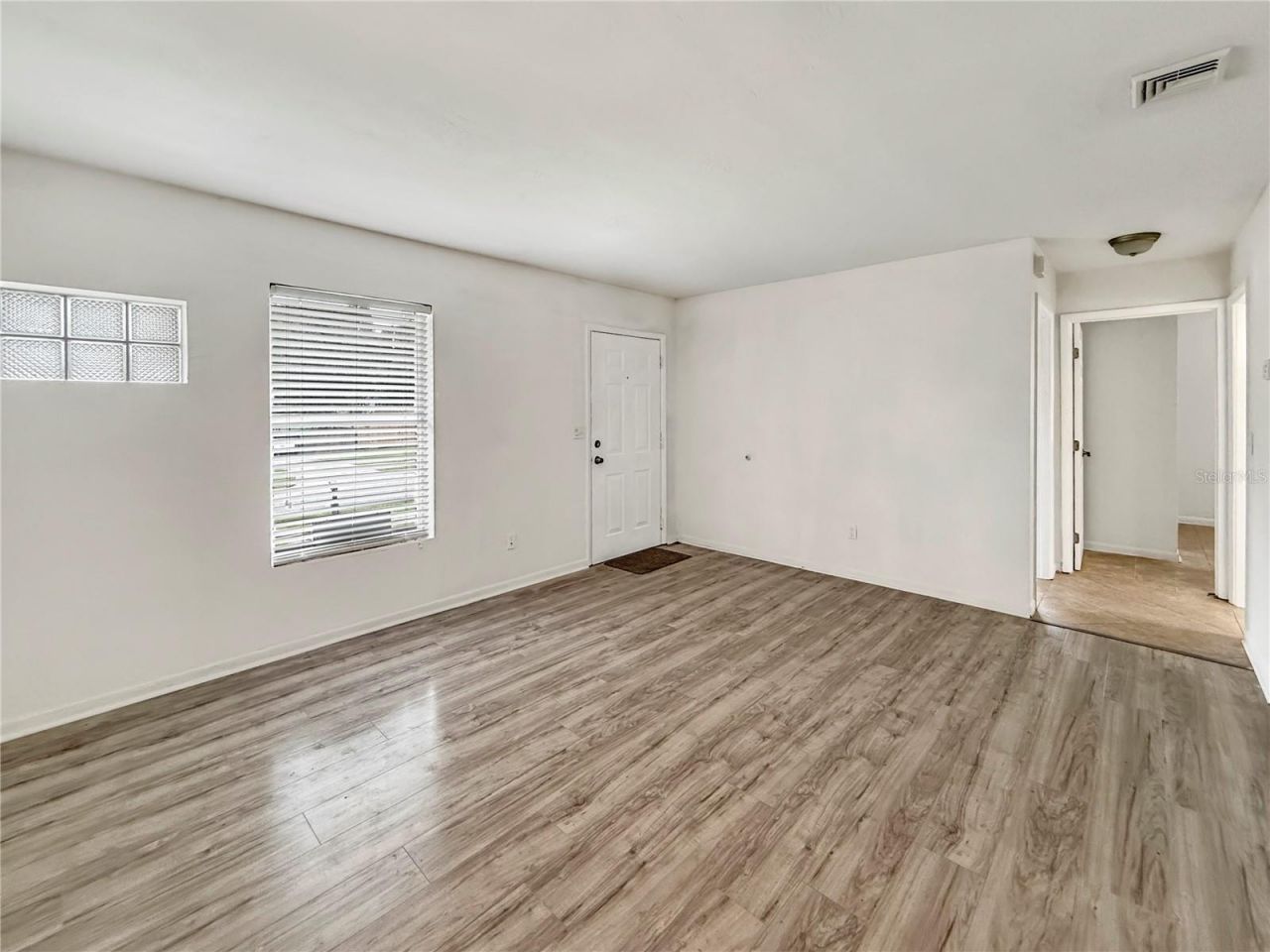 889 W Village Drive , Deltona, FL 32725 Photo