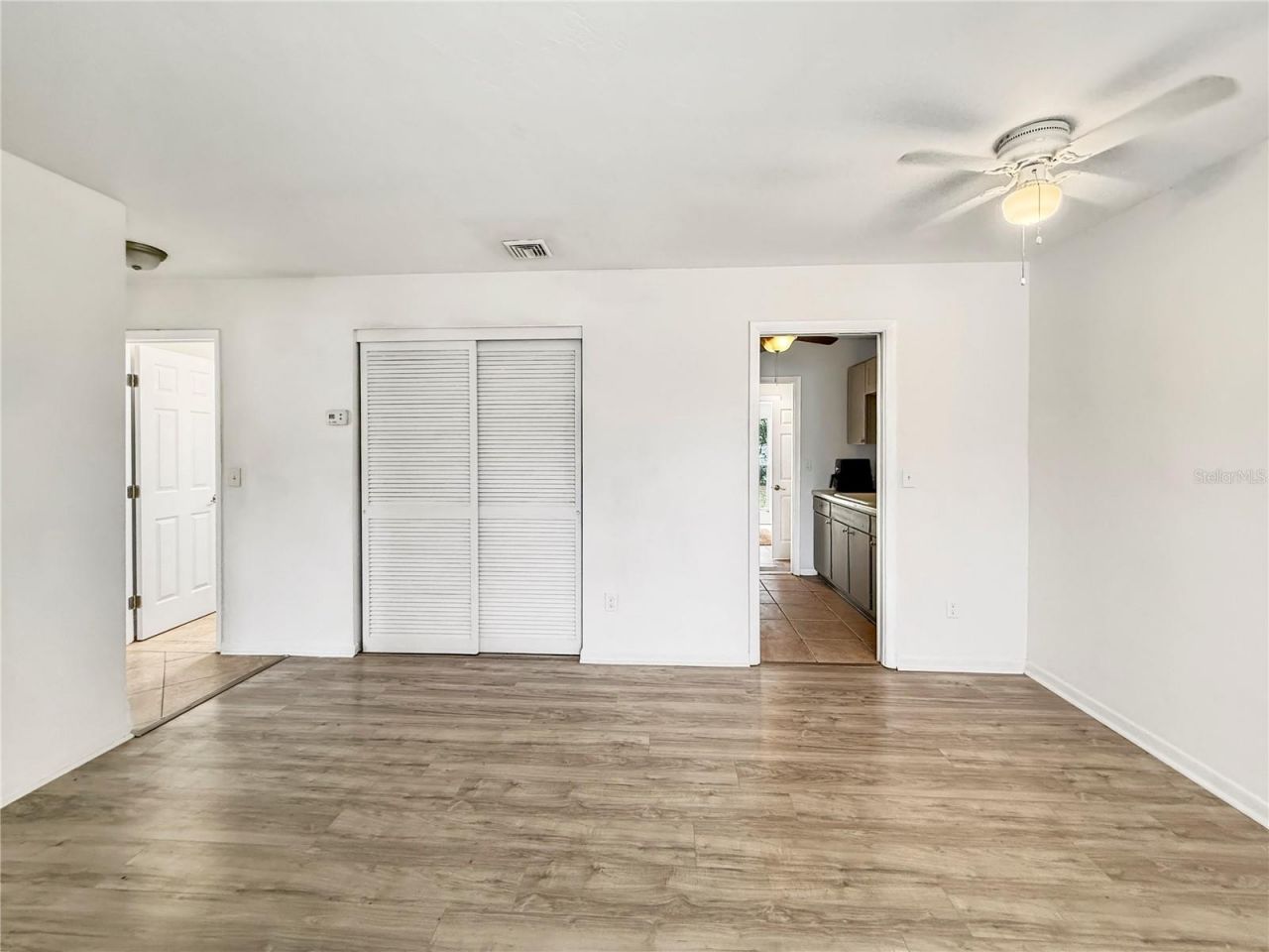 889 W Village Drive , Deltona, FL 32725 Photo