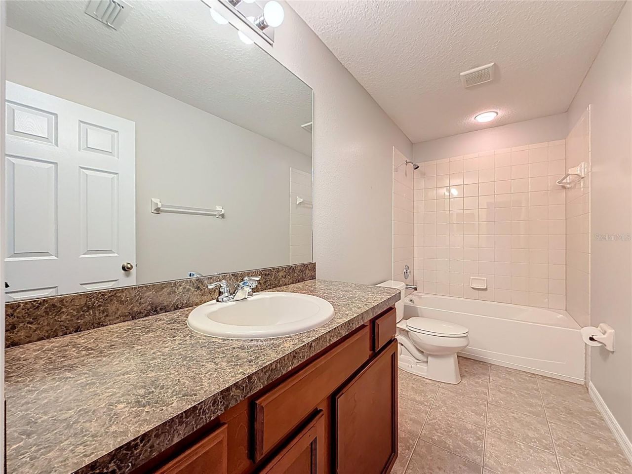 313 Oak Landing Drive , Mulberry, FL 33860 Photo