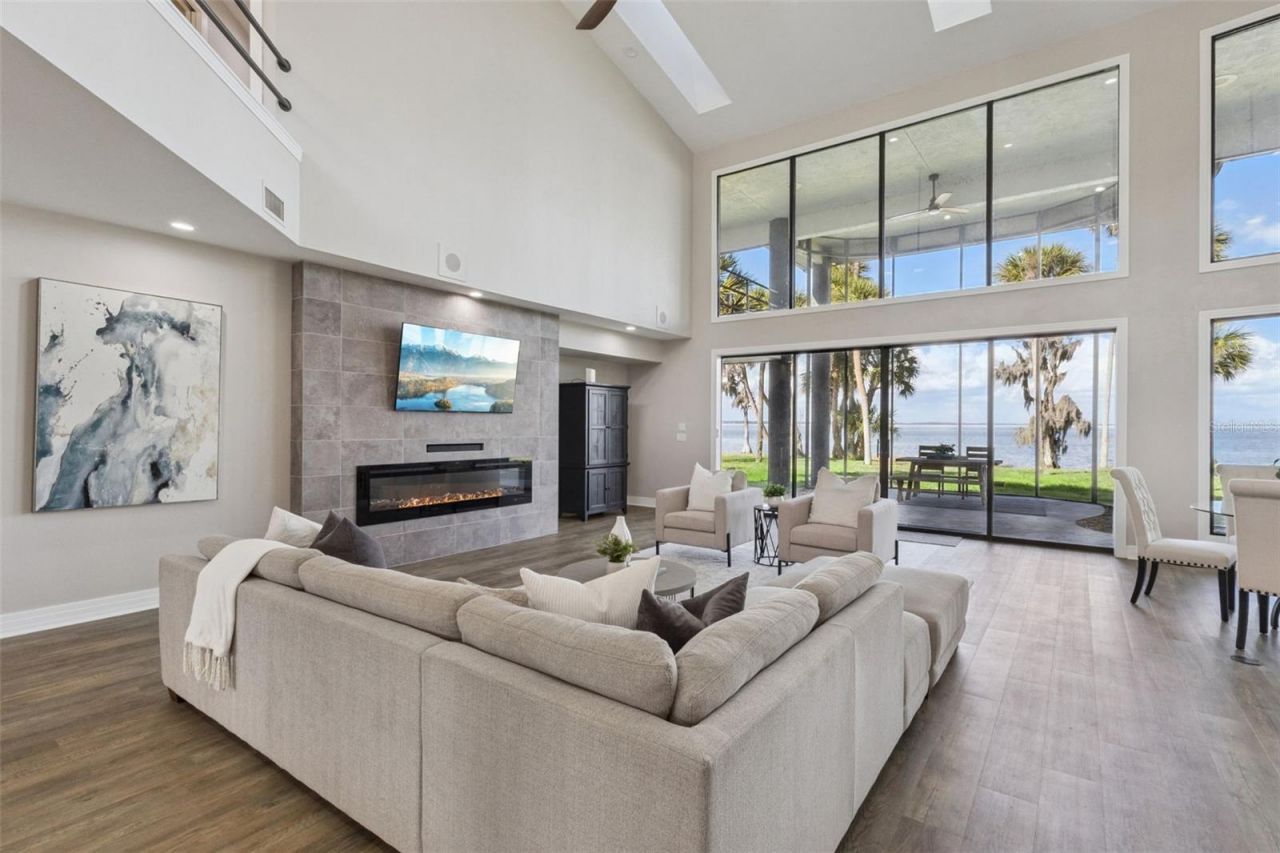 303 Waterwood Drive, Yalaha, FL 34797 Photo