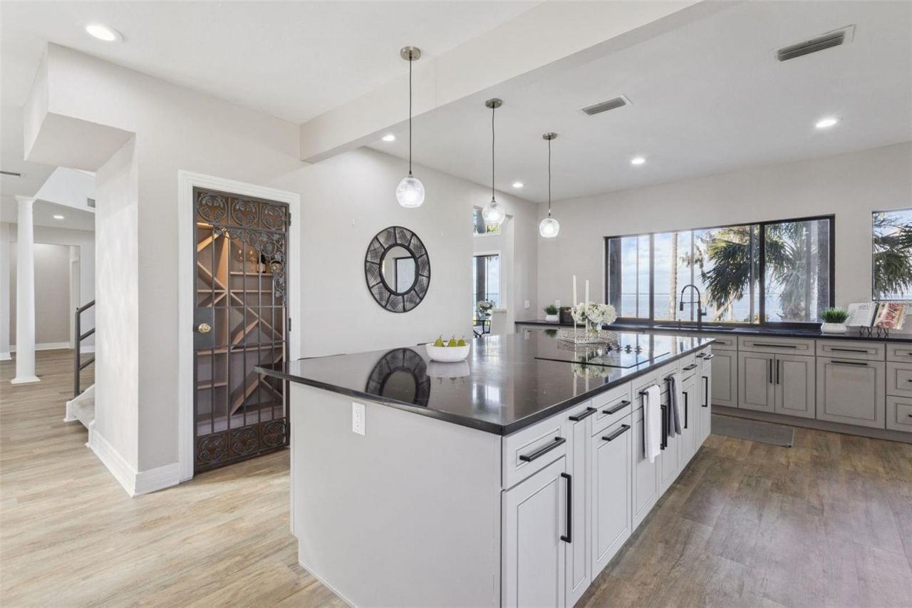 303 Waterwood Drive, Yalaha, FL 34797 Photo