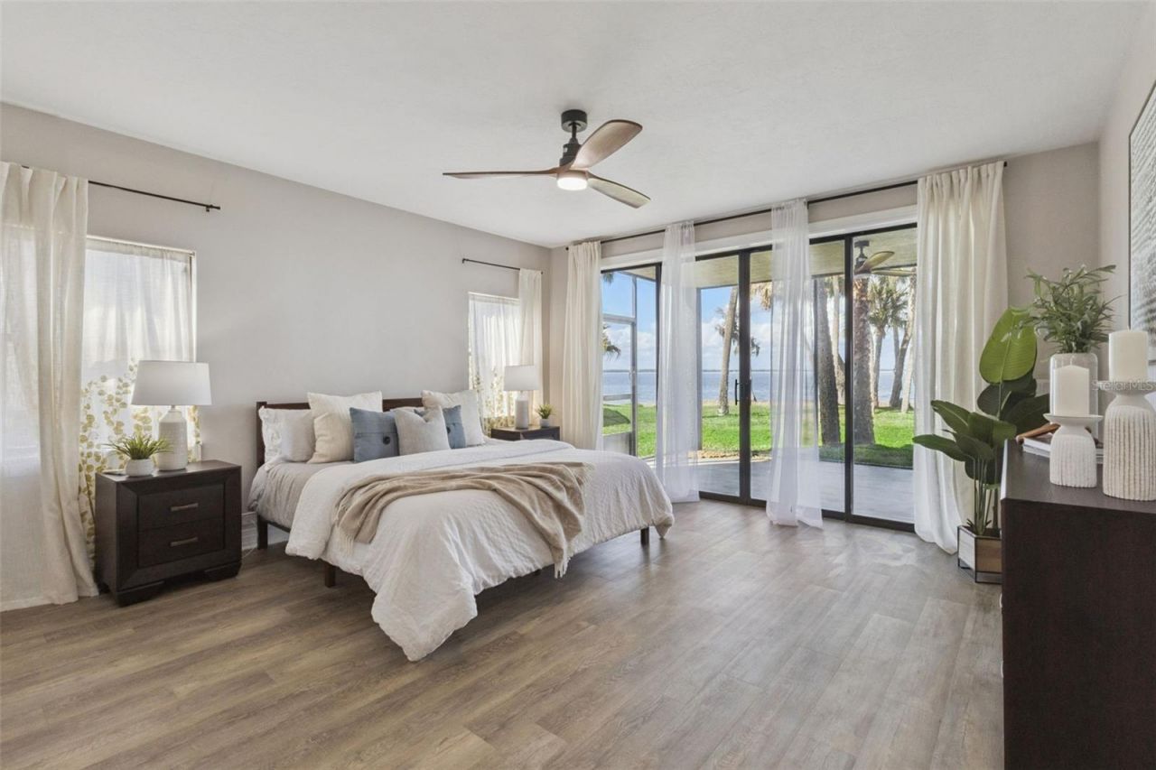 303 Waterwood Drive, Yalaha, FL 34797 Photo