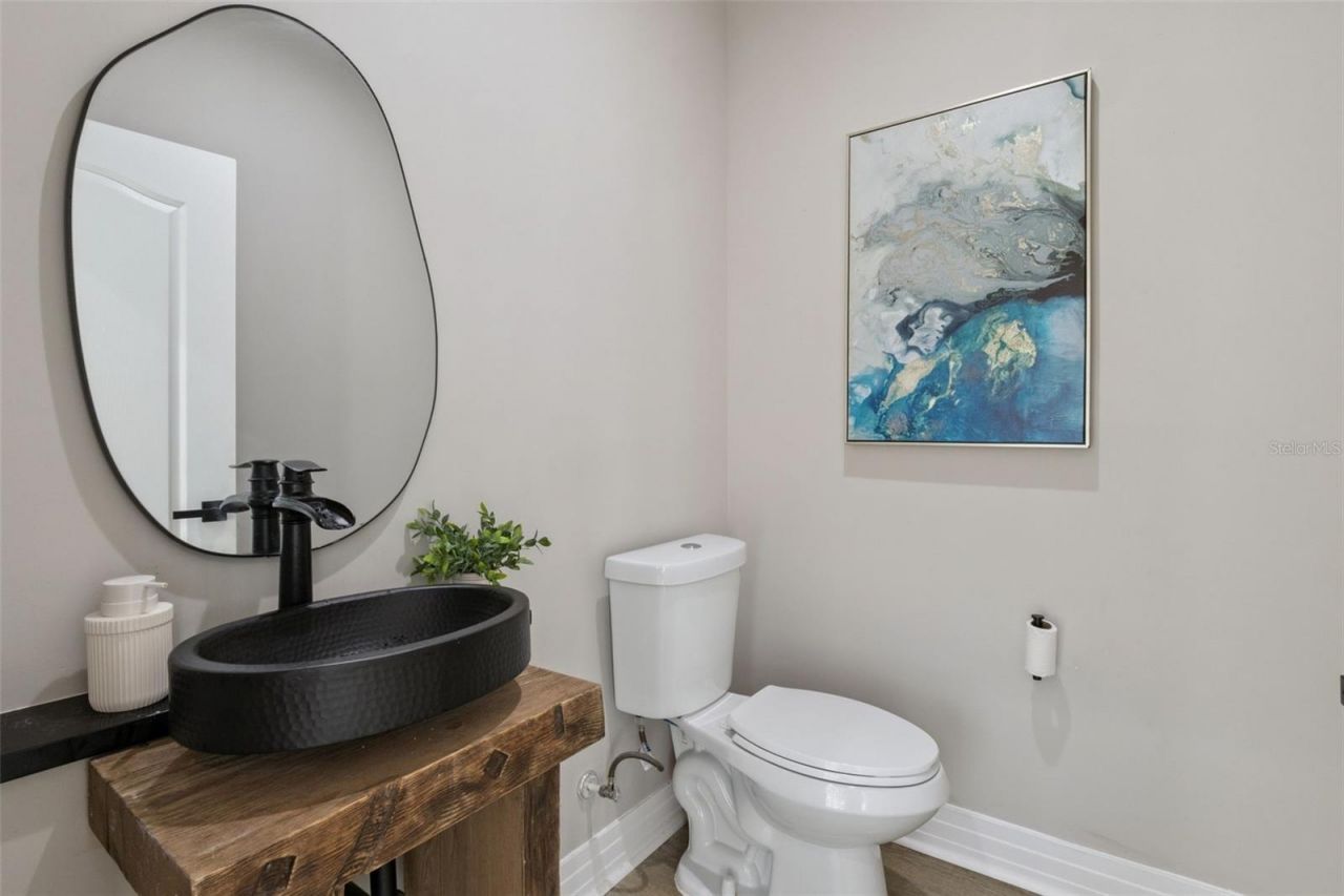 303 Waterwood Drive, Yalaha, FL 34797 Photo