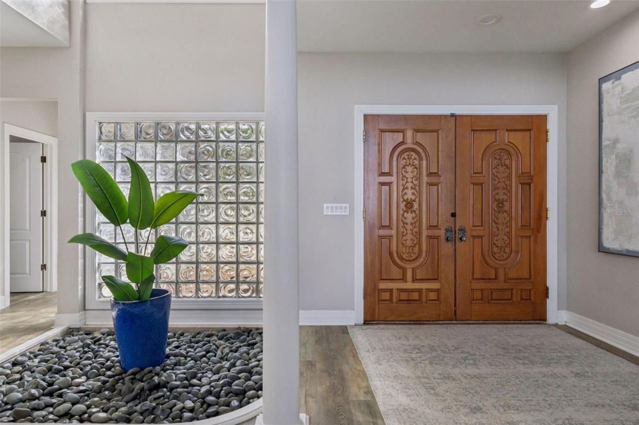 303 Waterwood Drive, Yalaha, FL 34797 Photo