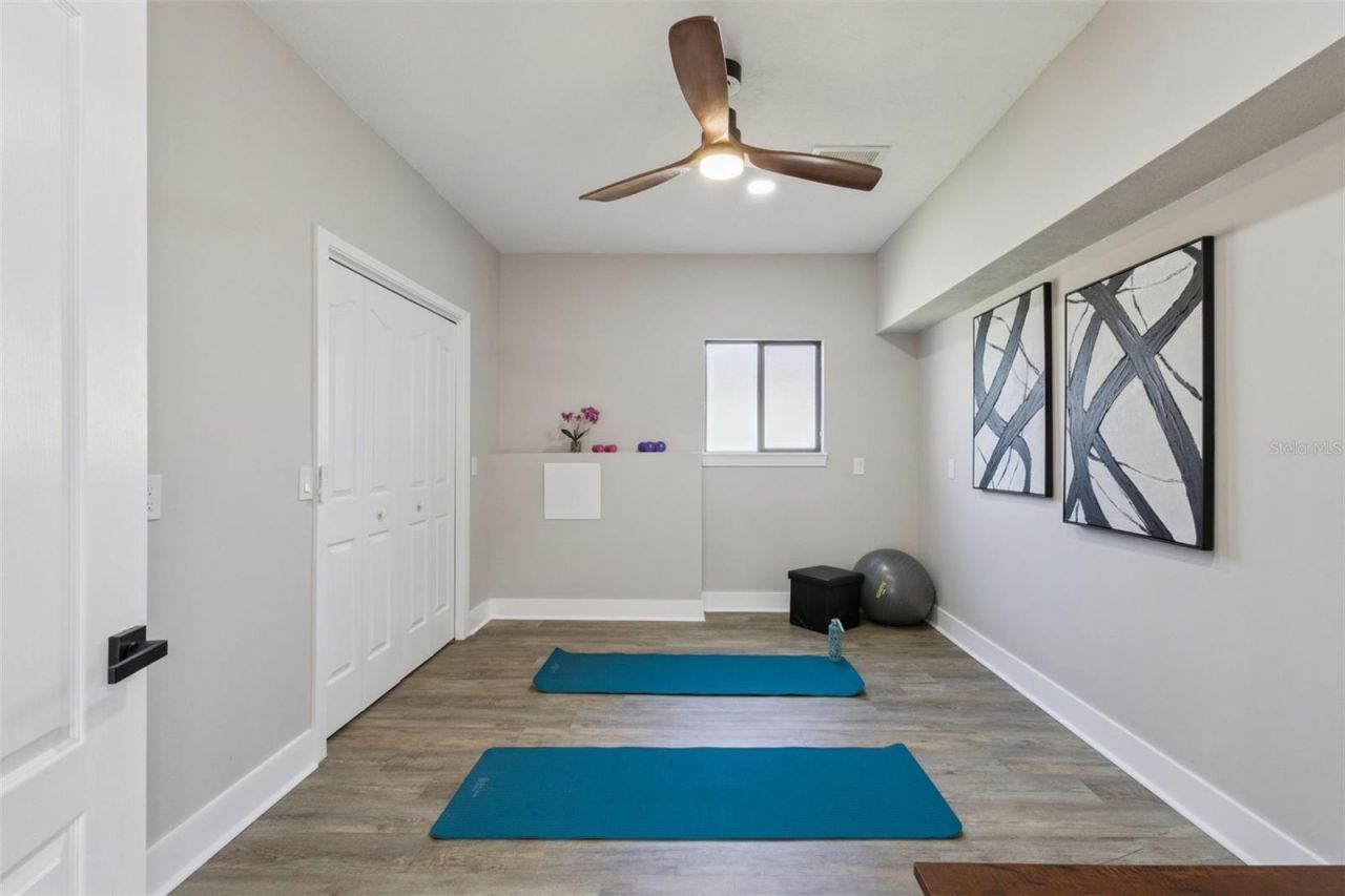 303 Waterwood Drive, Yalaha, FL 34797 Photo