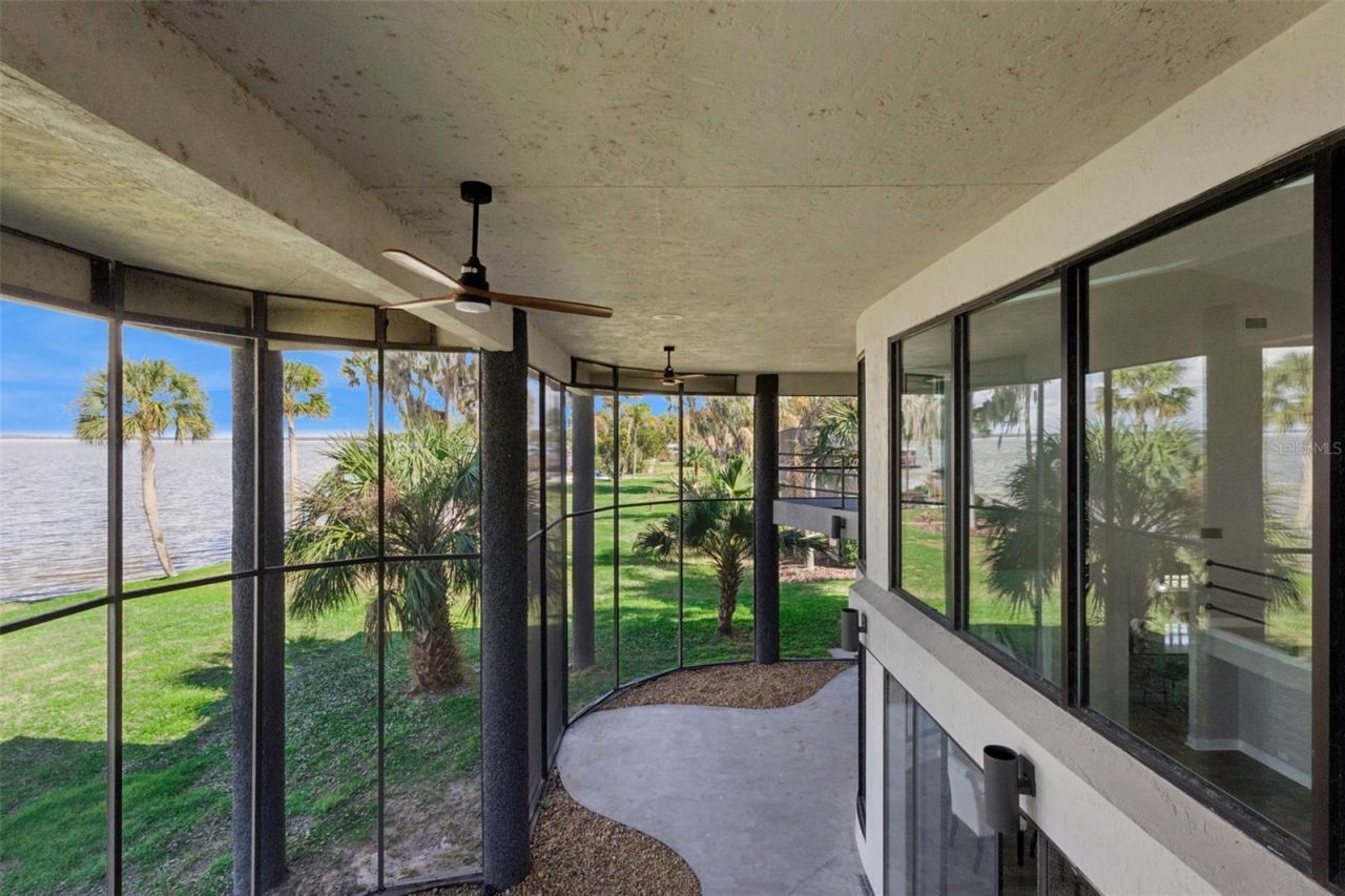 303 Waterwood Drive, Yalaha, FL 34797 Photo