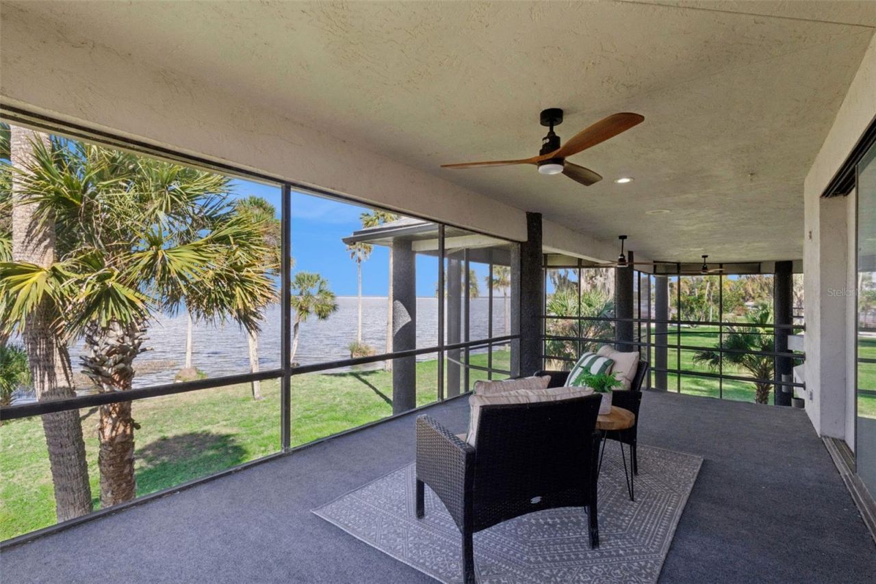 303 Waterwood Drive, Yalaha, FL 34797 Photo