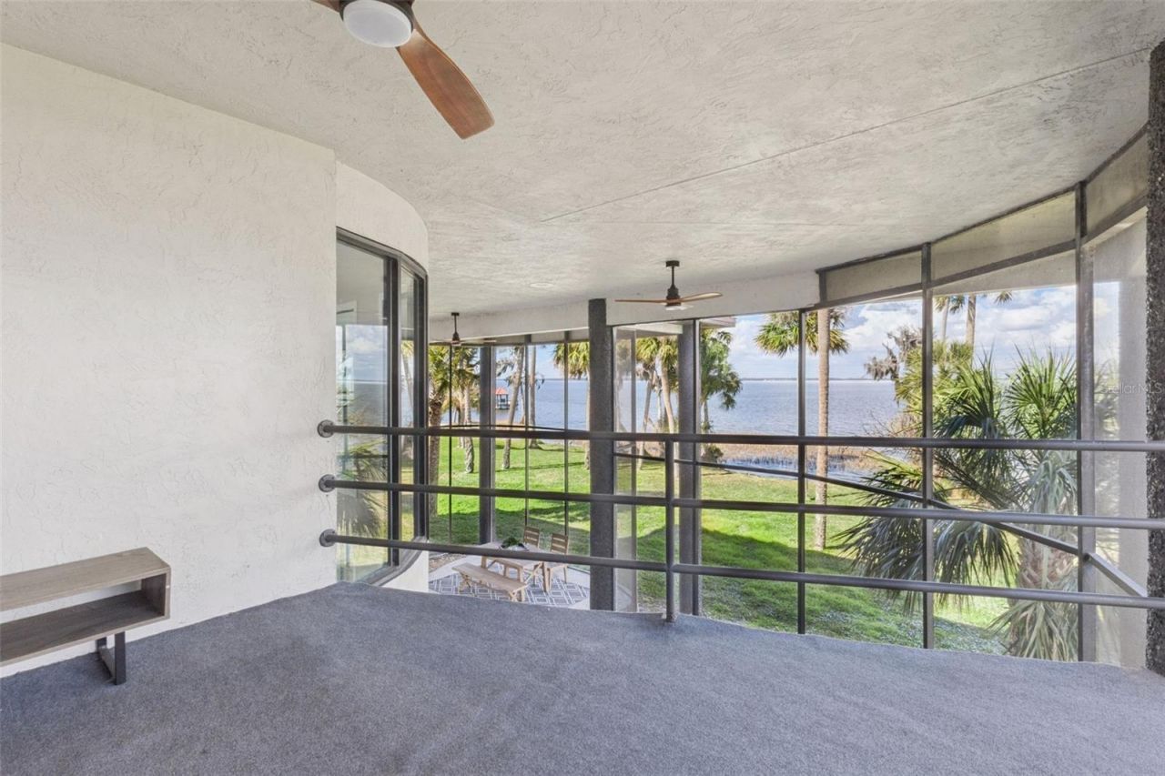 303 Waterwood Drive, Yalaha, FL 34797 Photo