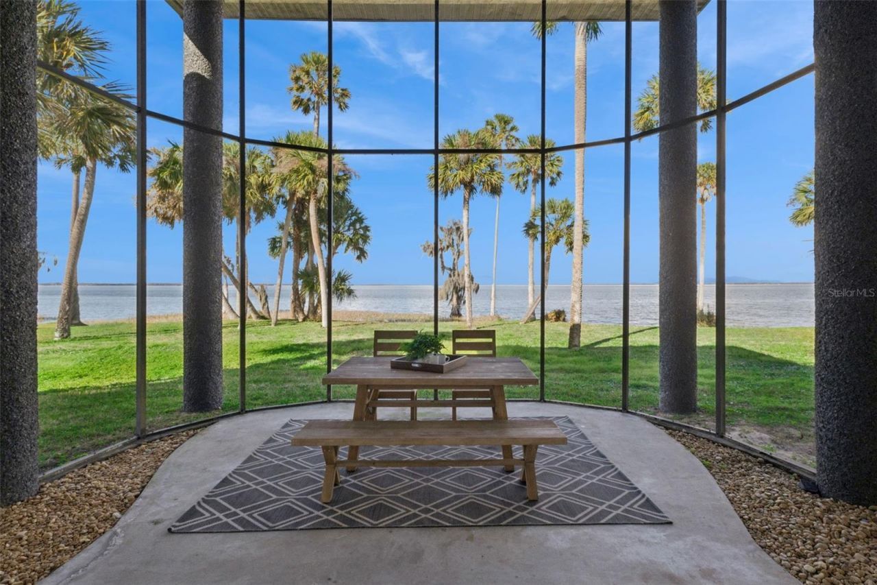 303 Waterwood Drive, Yalaha, FL 34797 Photo