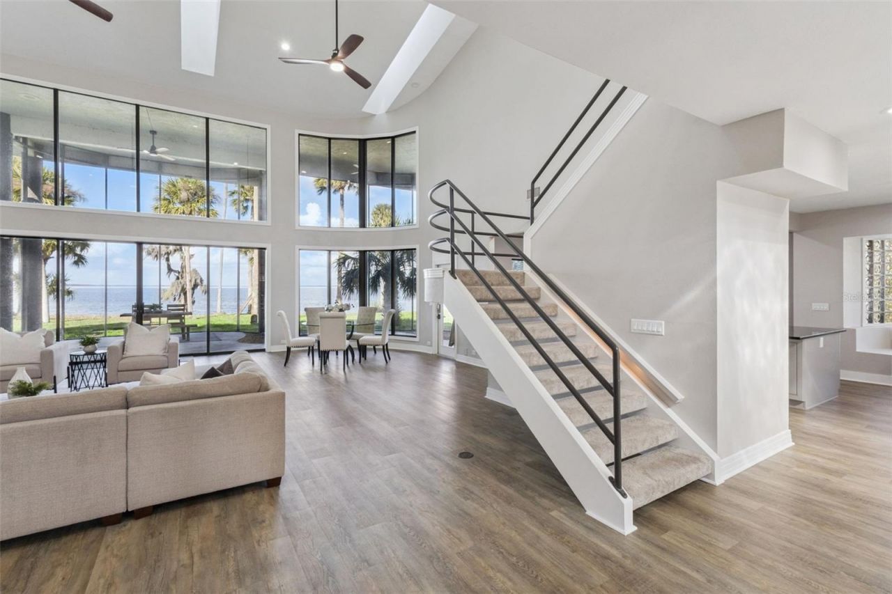 303 Waterwood Drive, Yalaha, FL 34797 Photo