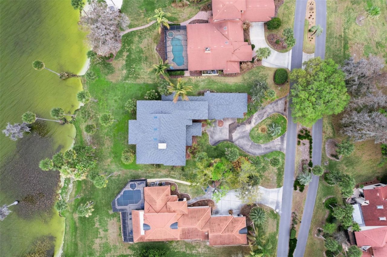 303 Waterwood Drive, Yalaha, FL 34797 Photo